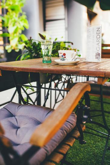 Hotel Garden | Zagreb | hotel-garden-zagreb-coffee-bar-terrace-design-details