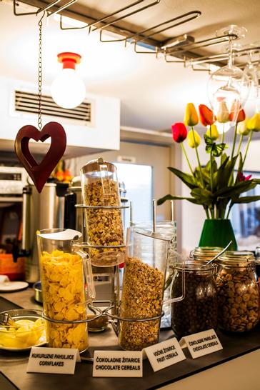 Hotel Garden | Zagreb | hotel-garden-zagreb-buffet-corner-details