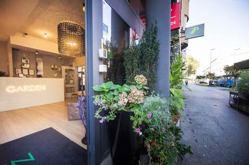 Hotel Garden | Zagreb | entrance-hotel-zagreb